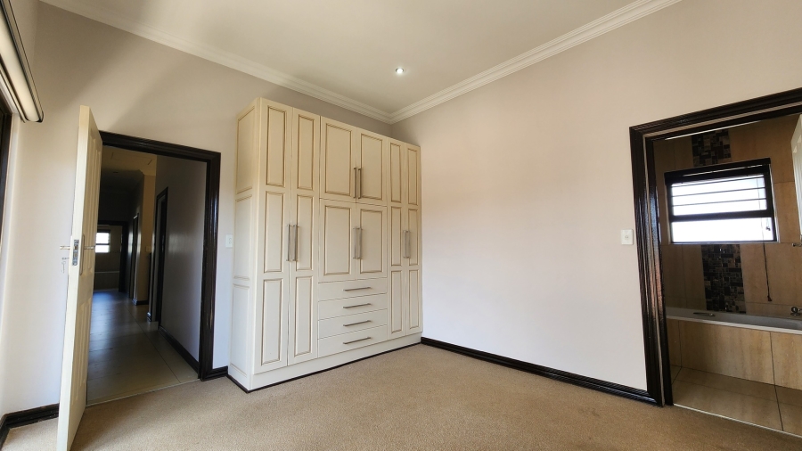 To Let 6 Bedroom Property for Rent in Tuscany Ridge North West